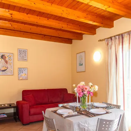 Renata Apartment Costa Volpino